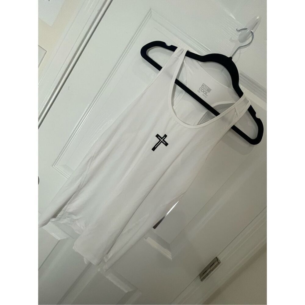 32 Degrees Cool white sleeveless tank size medium NWT